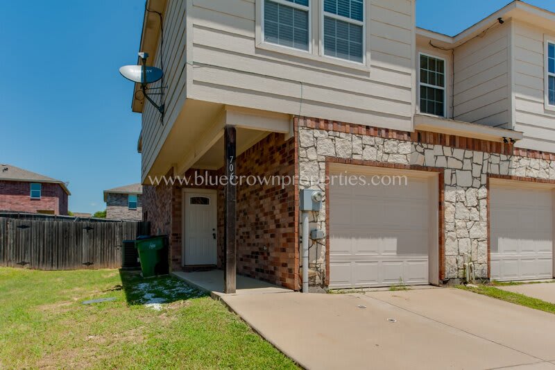 706 Parkplace Rdg – photo 3
