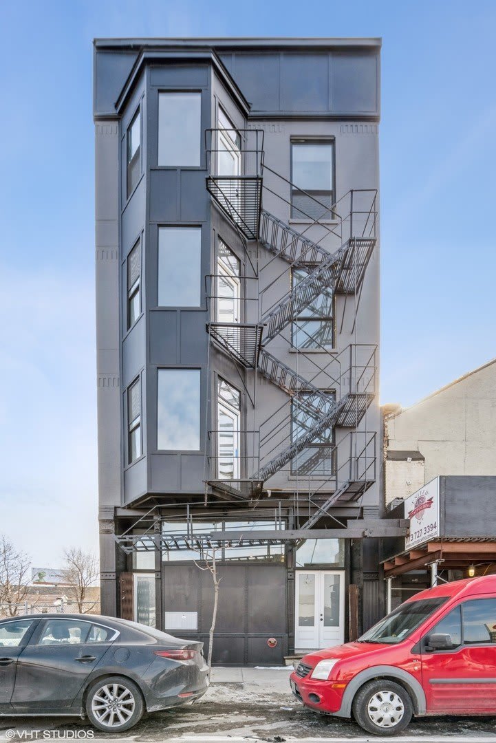 639 W 18th Street – photo 1