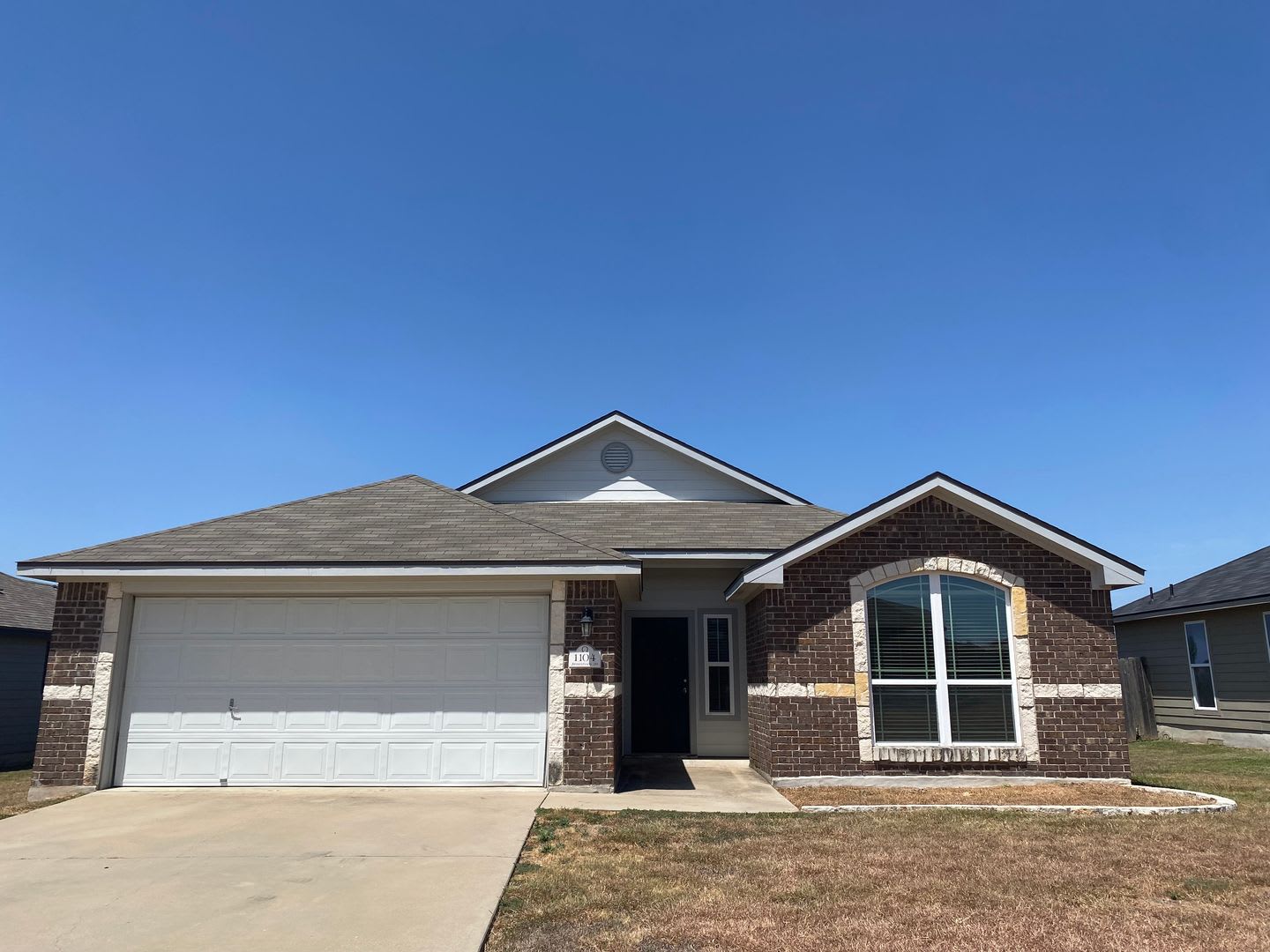 CUTE 3 BEDROOM, 2 BATHROOM – photo 1