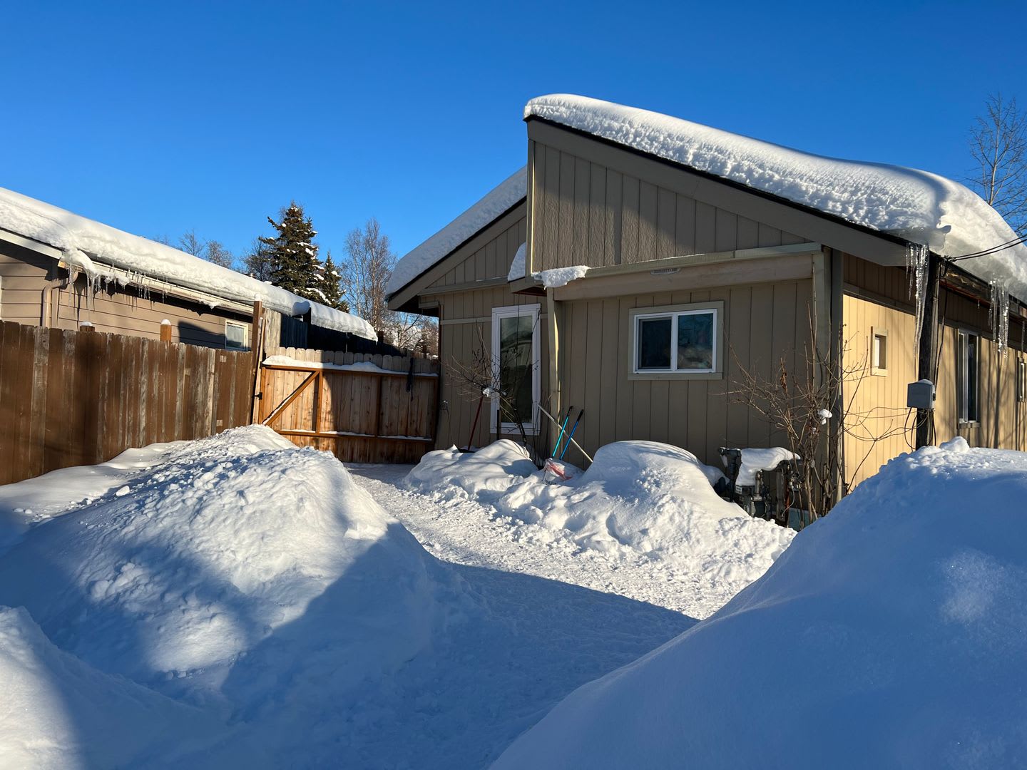 Affordable Pet Friendly Home In South Anchorage – photo 1