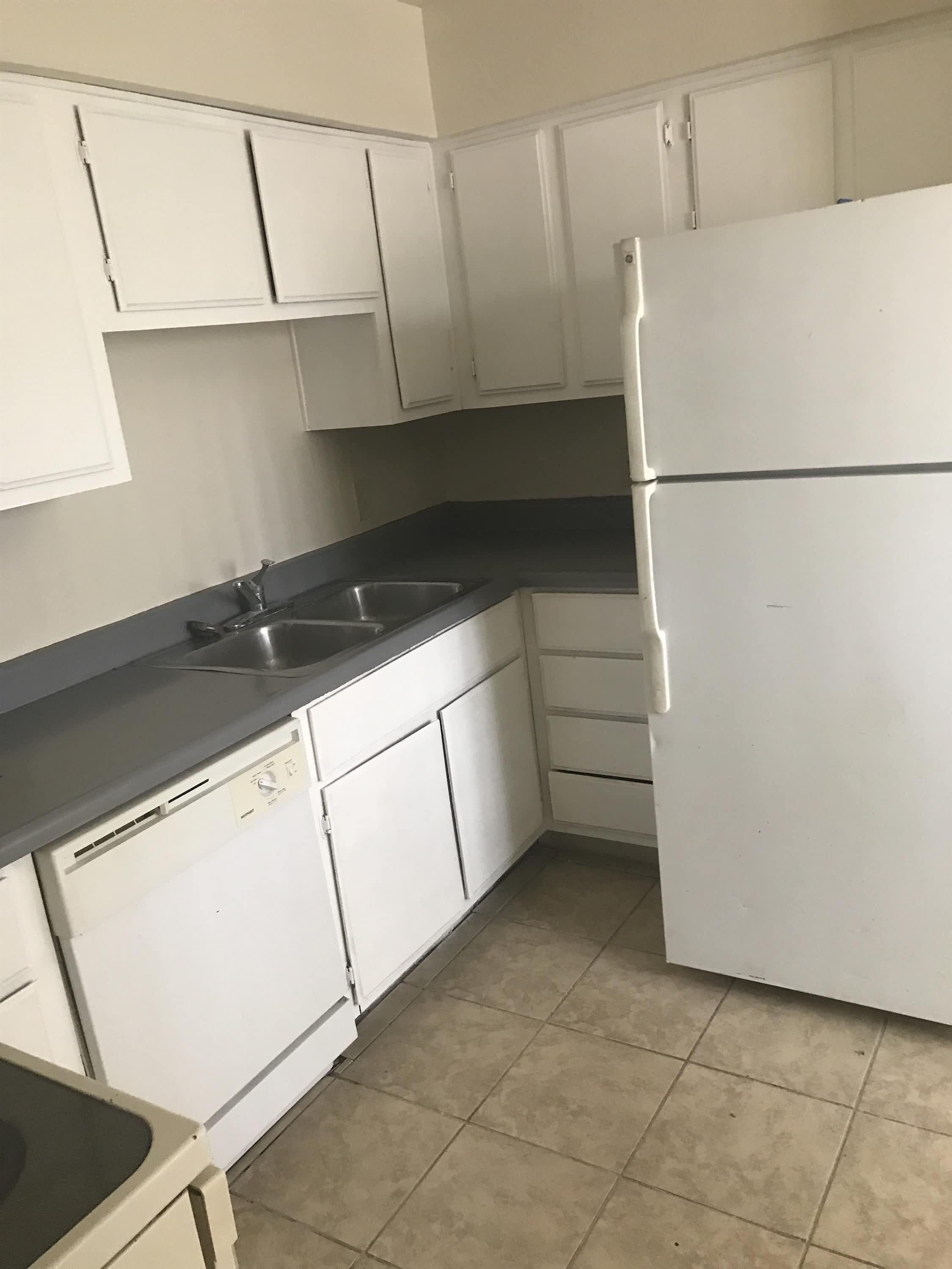 2807 East Marconi Avenue – photo 2
