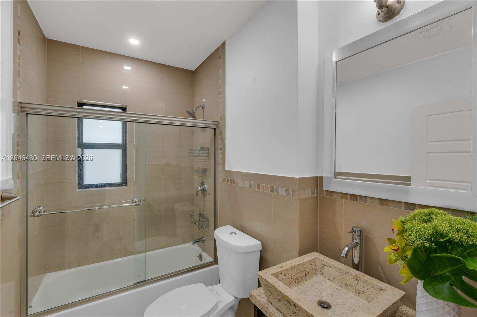 549 Northeast 12th Avenue – photo 4