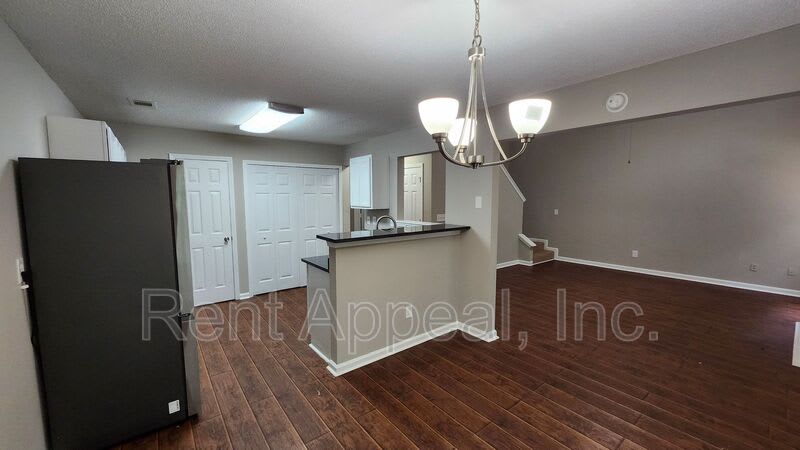 601 Hillandale Park Drive – photo 3