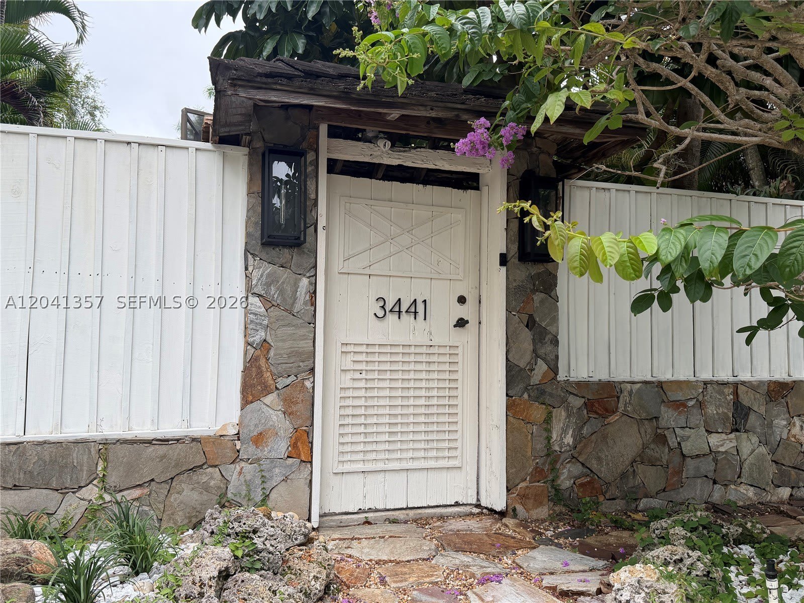 3441 Poinciana Ave – photo 1