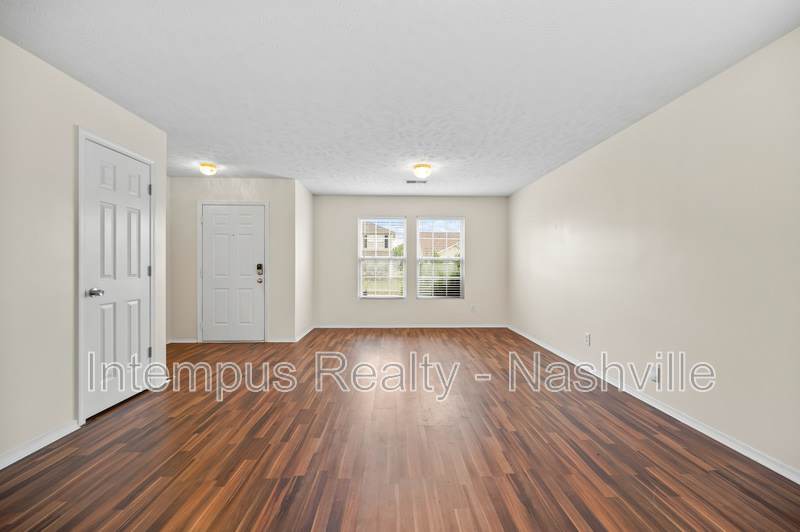 3236 Woodpoint Dr – photo 4