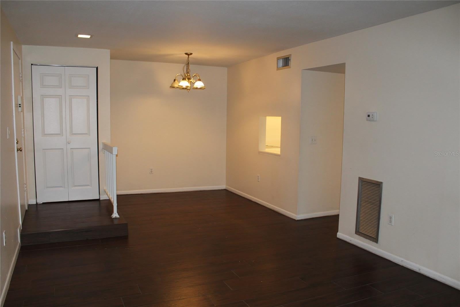 3294 S SEMORAN Boulevard – photo 4