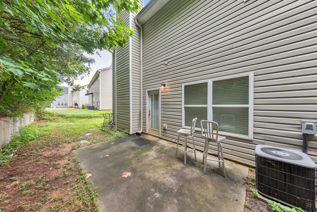 179 Holbrook Drive – photo 2