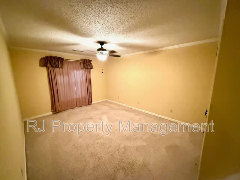 8610 Dena Cv W – photo 5