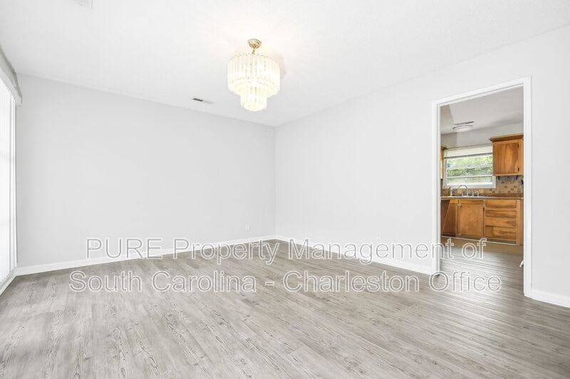 628 Constant Dr – photo 3