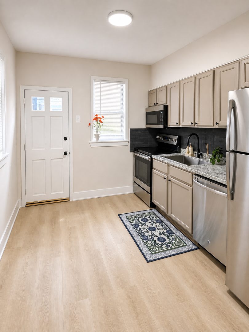 Newly Renovated 3 Bedroom – photo 4