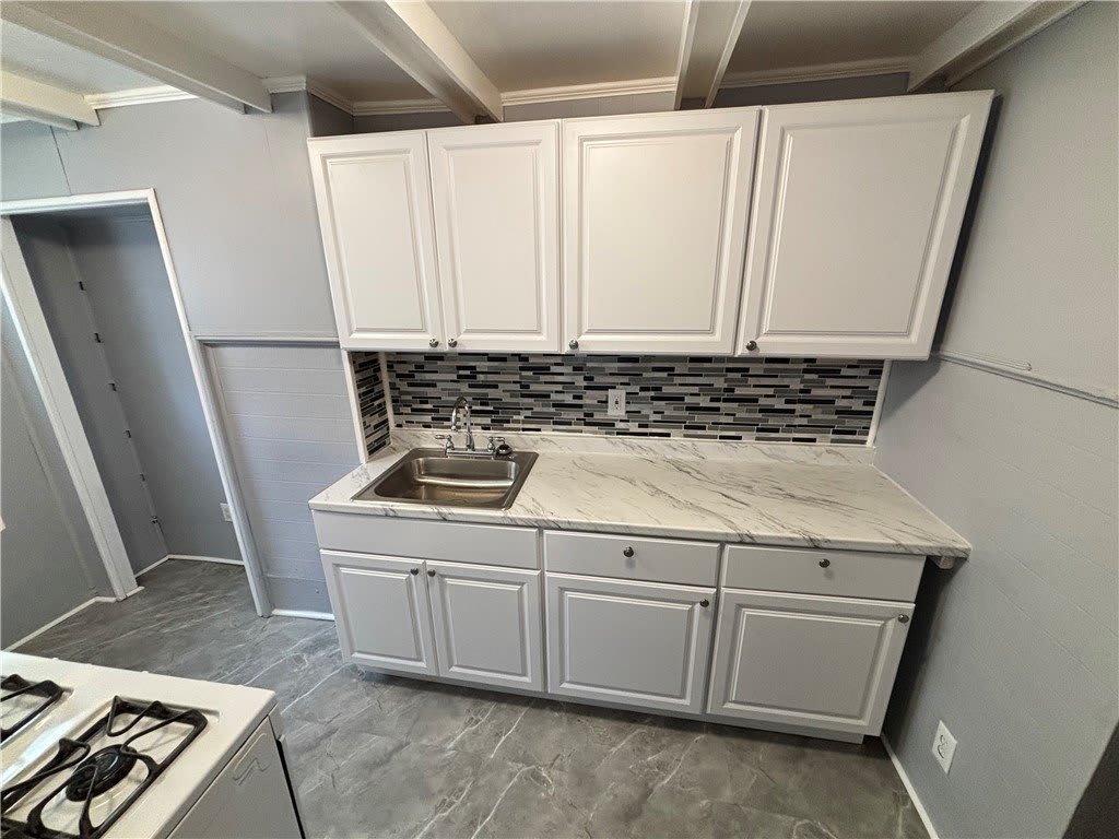 247 Rochelle St – photo 3