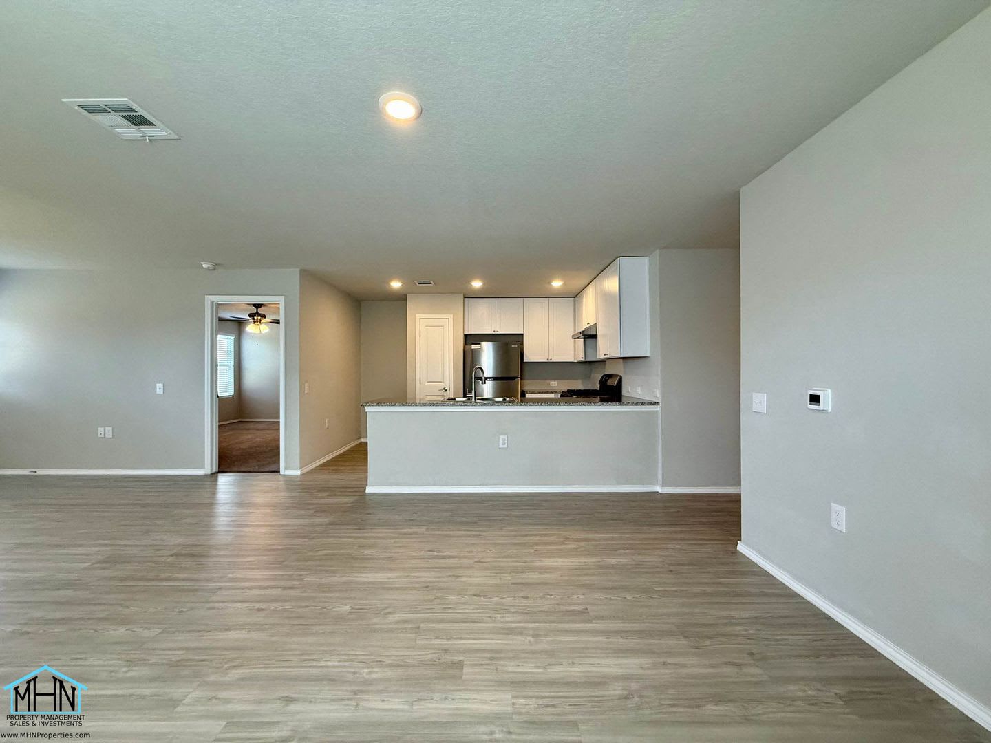 Beautiful Bright 1 Story 4 Bedroom 2 Bath Home Near Randolph Ft Sam – photo 4