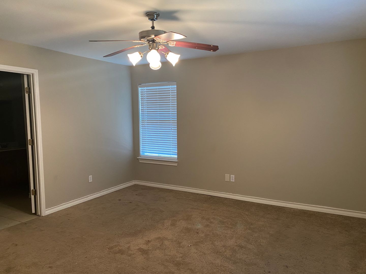 Ridgeway Townhomes, 2 bedroom, 2 baths – photo 4