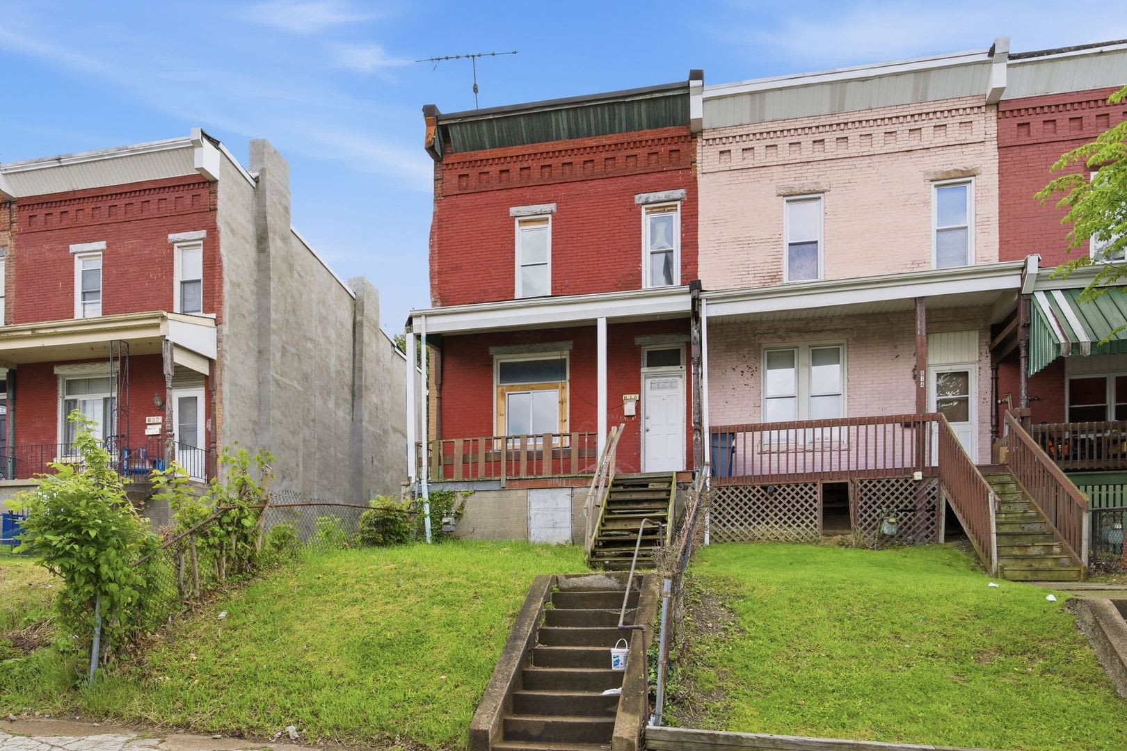 Well-maintained 3BR Home for Rent in Pittsburgh, Section 8 Considered!! – photo 1