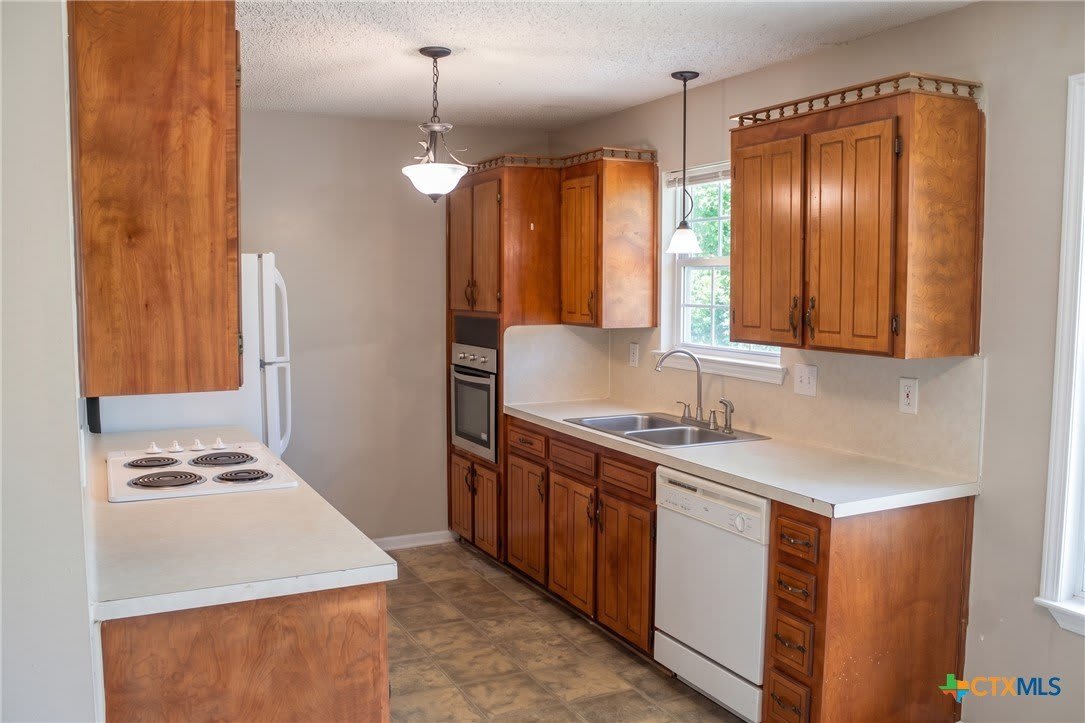 211 E Hogan Drive – photo 4