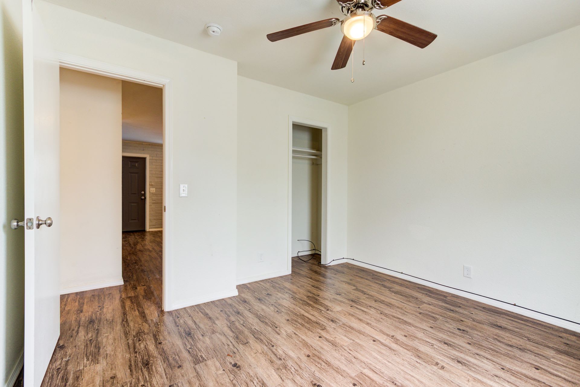 "The Belle Grove" One Bedroom Apartments (Wifi Included) – photo 3