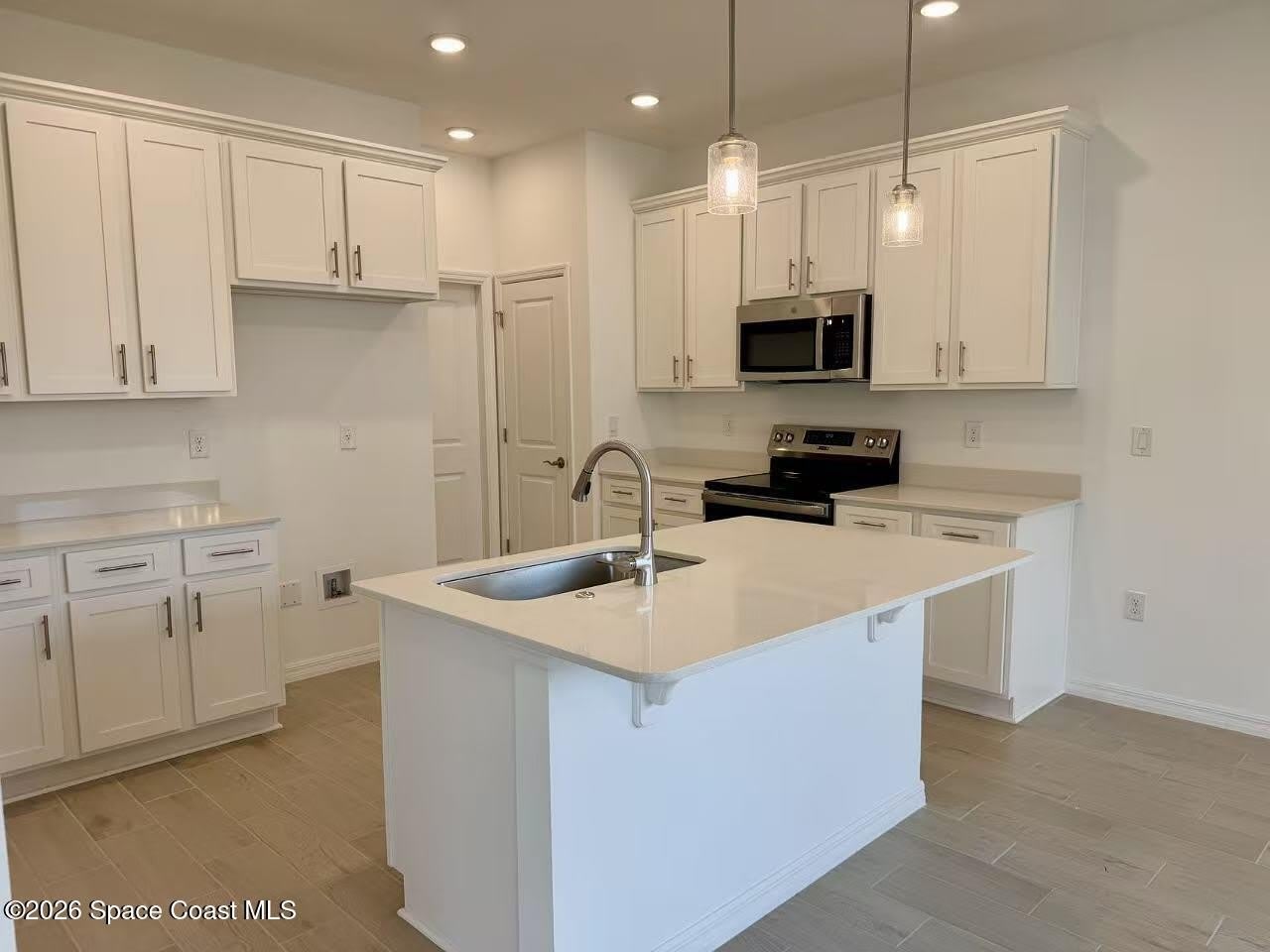 856 Castleford Avenue NE – photo 5