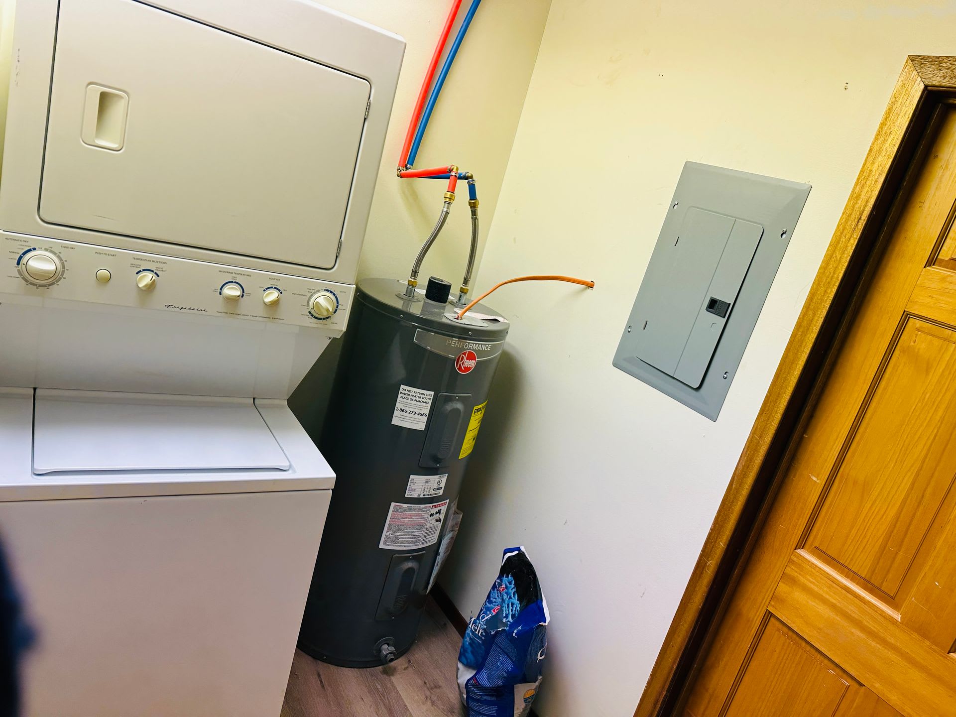 2 Bedroom With Laundry And Off Street Parking – photo 5