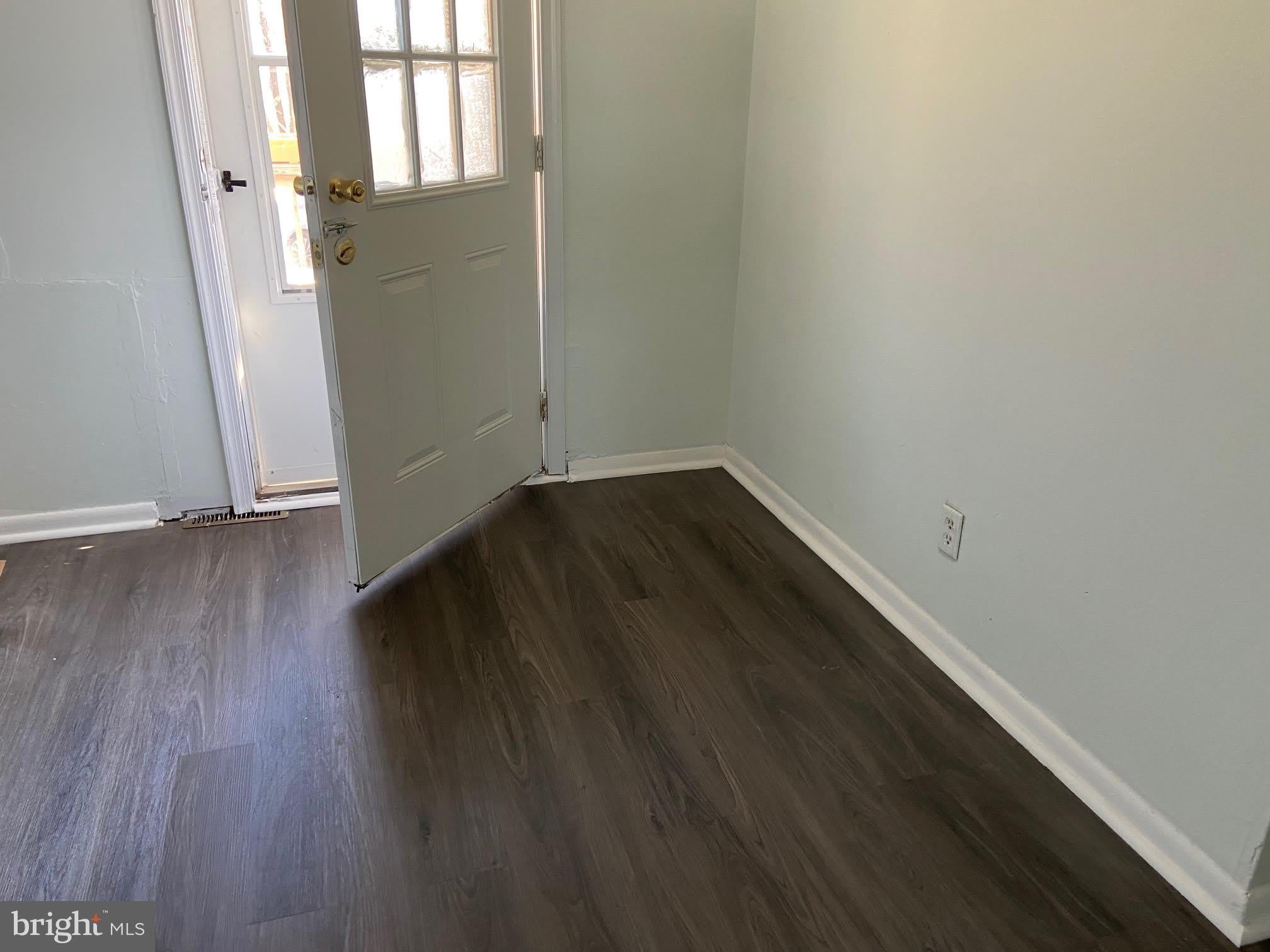 1883 S DUPONT Highway – photo 1
