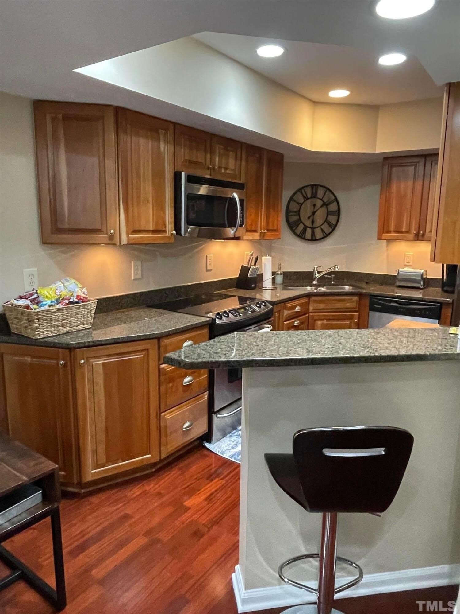 720 Bilyeu Street – photo 5
