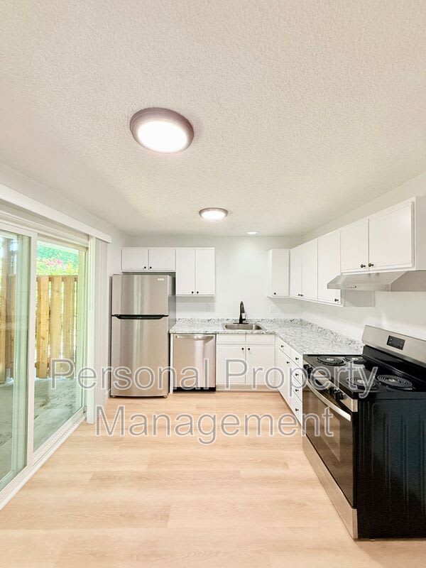 7422 NE Hazel Dell Ave – photo 2