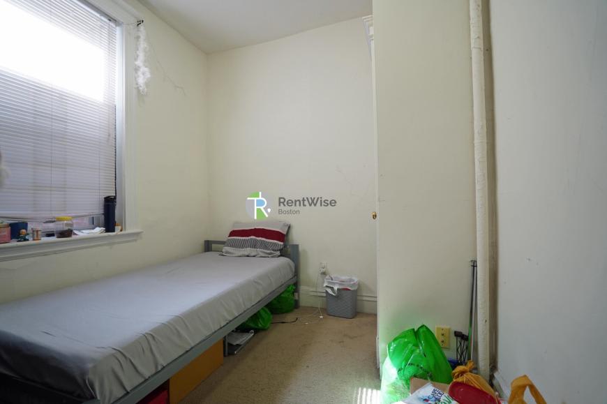 6 Camelot Ct. – photo 4