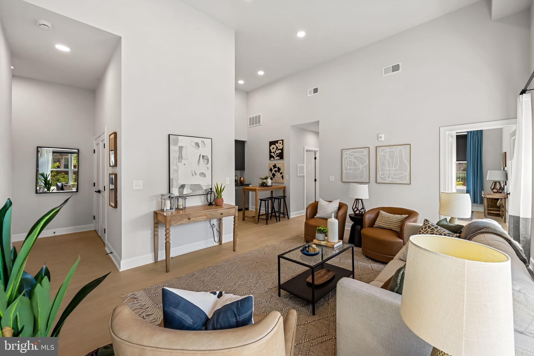 600 N HOWARD Street – photo 3