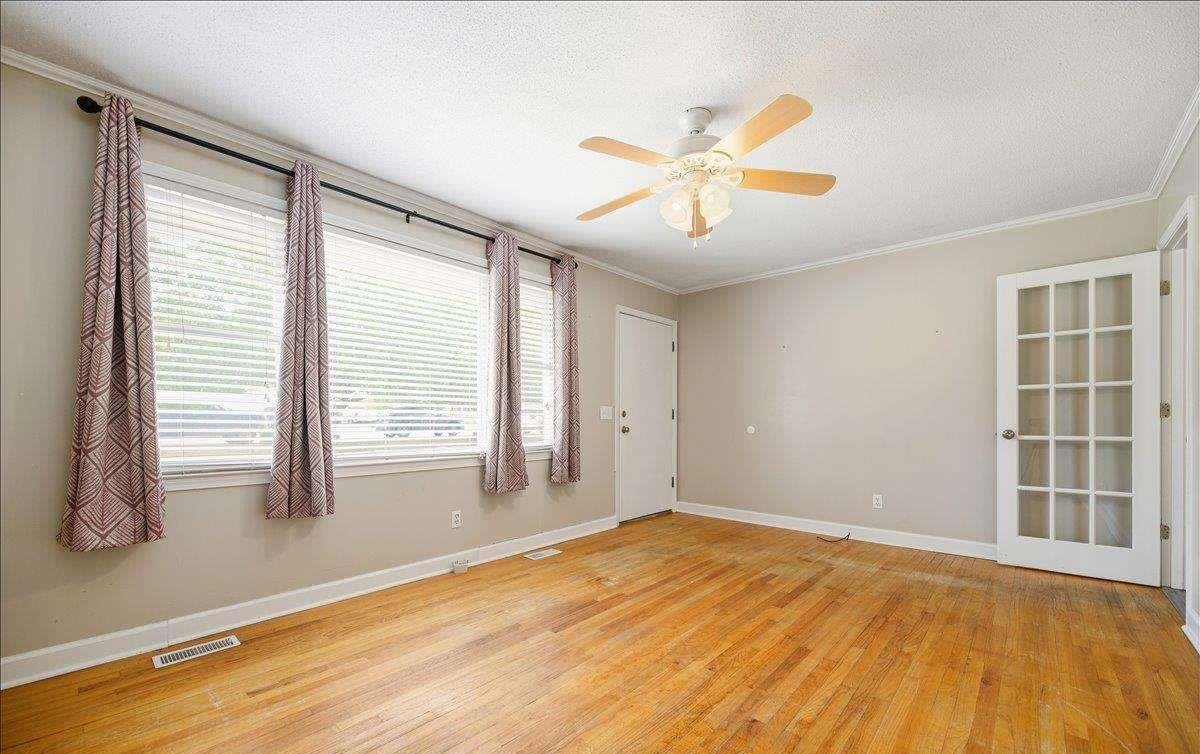1007 Greenleaf Road – photo 4