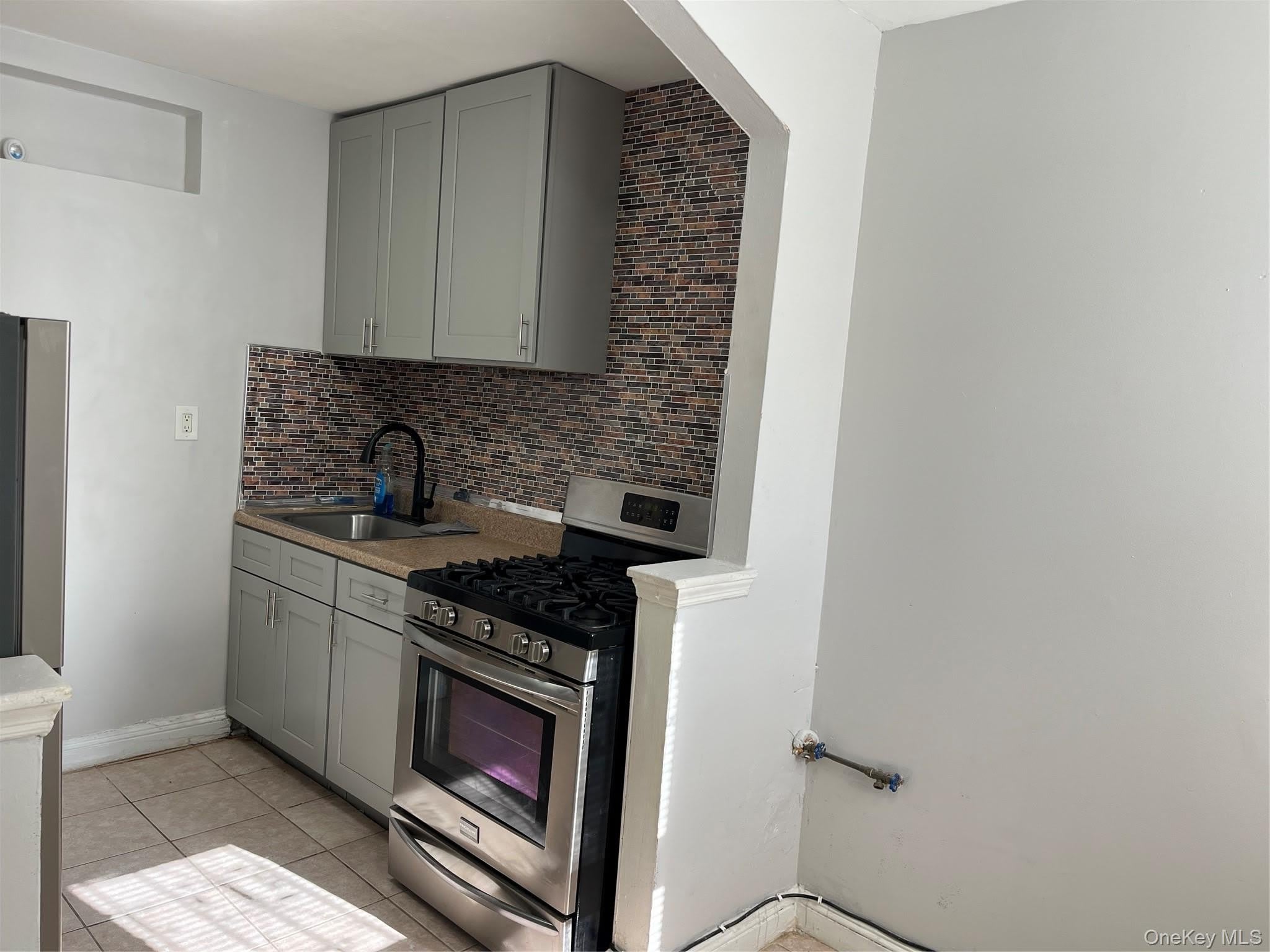 1650 E 48th Street – photo 3