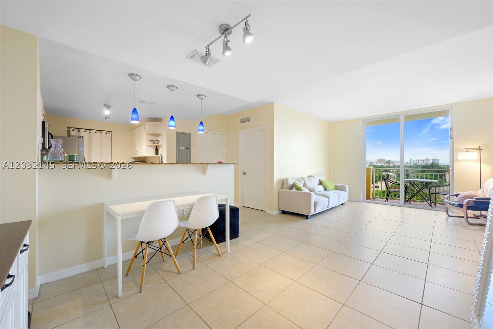 215 SW 42nd Ave – photo 3