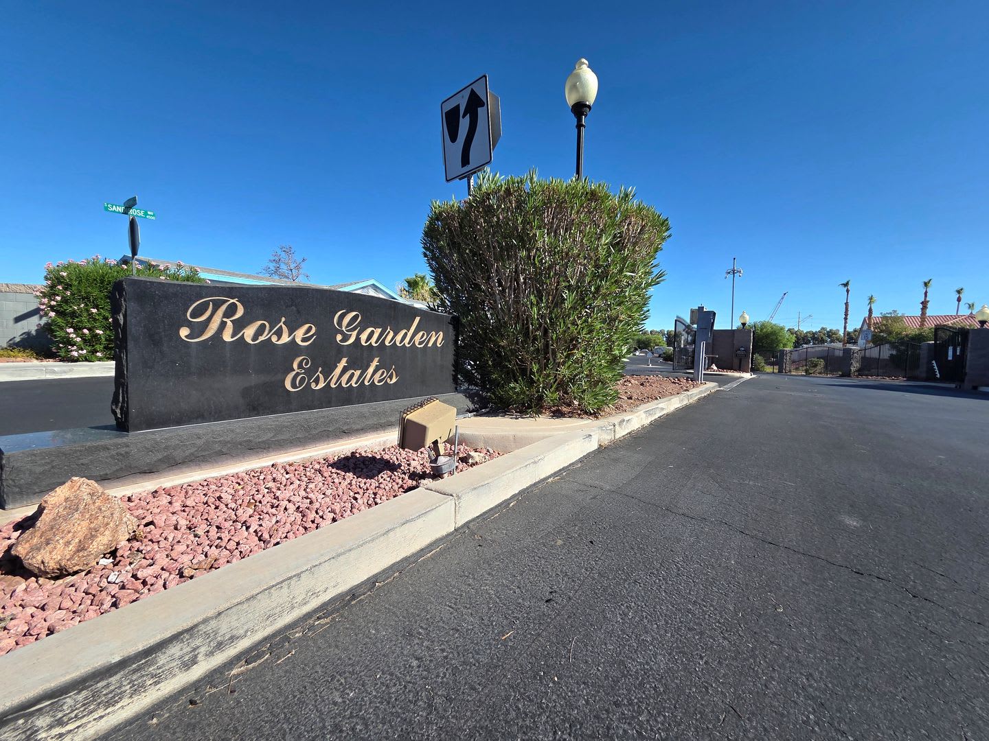 4 Bedroom Rose Gardens Estates available for Immediate Move-In!!! – photo 2