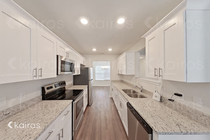 202 Redwood Court – photo 2