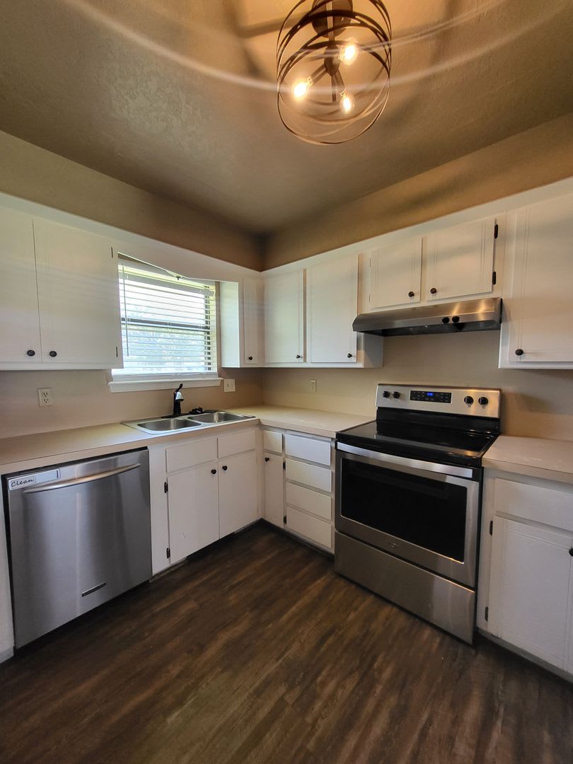 (3) Bed/(2) Bath West Norman! Avail NOW! – photo 5