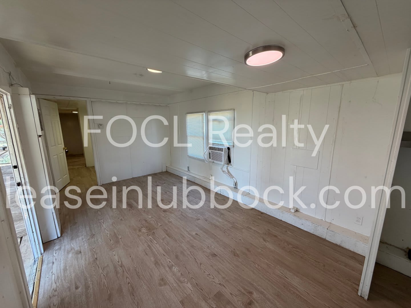 1 bedroom, 1 bath Mobile Home – photo 4