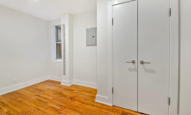91 Christopher St – photo 4