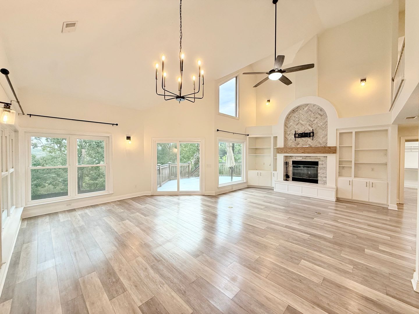 Spacious Home with Wraparound Porch – photo 2