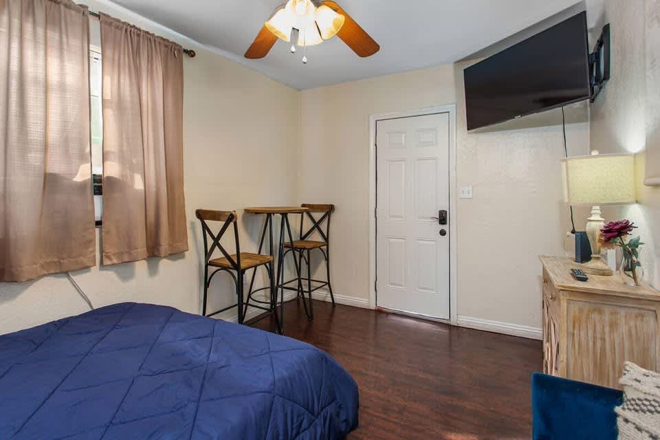 489 Nassau Ave – photo 4