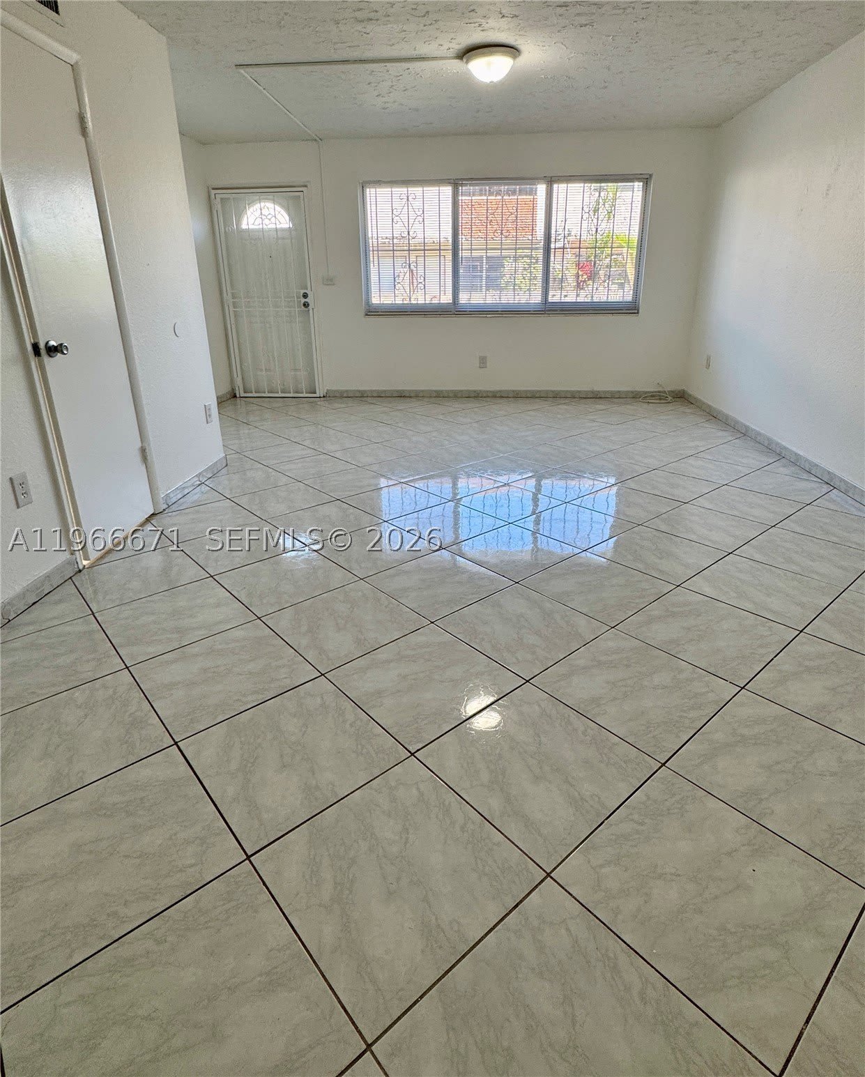 1481 NE 150th St – photo 4