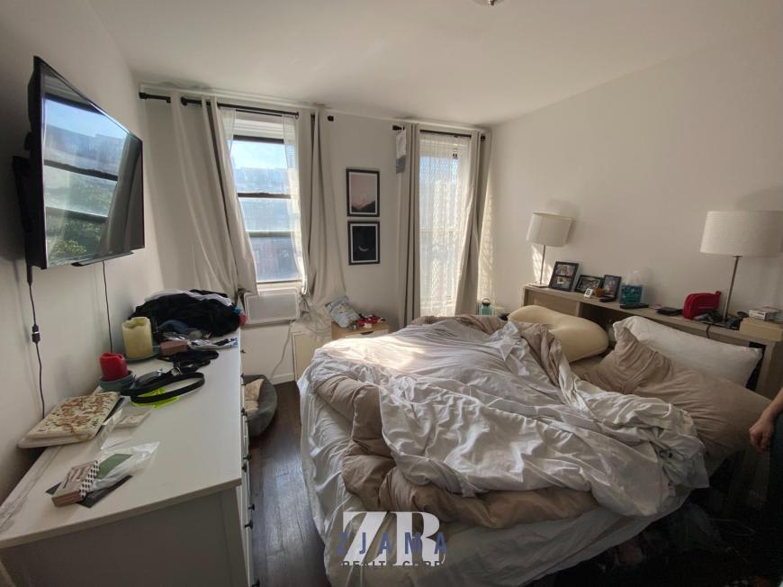 720 Degraw St – photo 5
