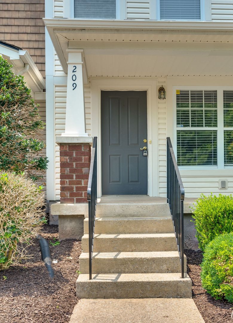 Renovated Townhome in Convenient Nashville Location – photo 3