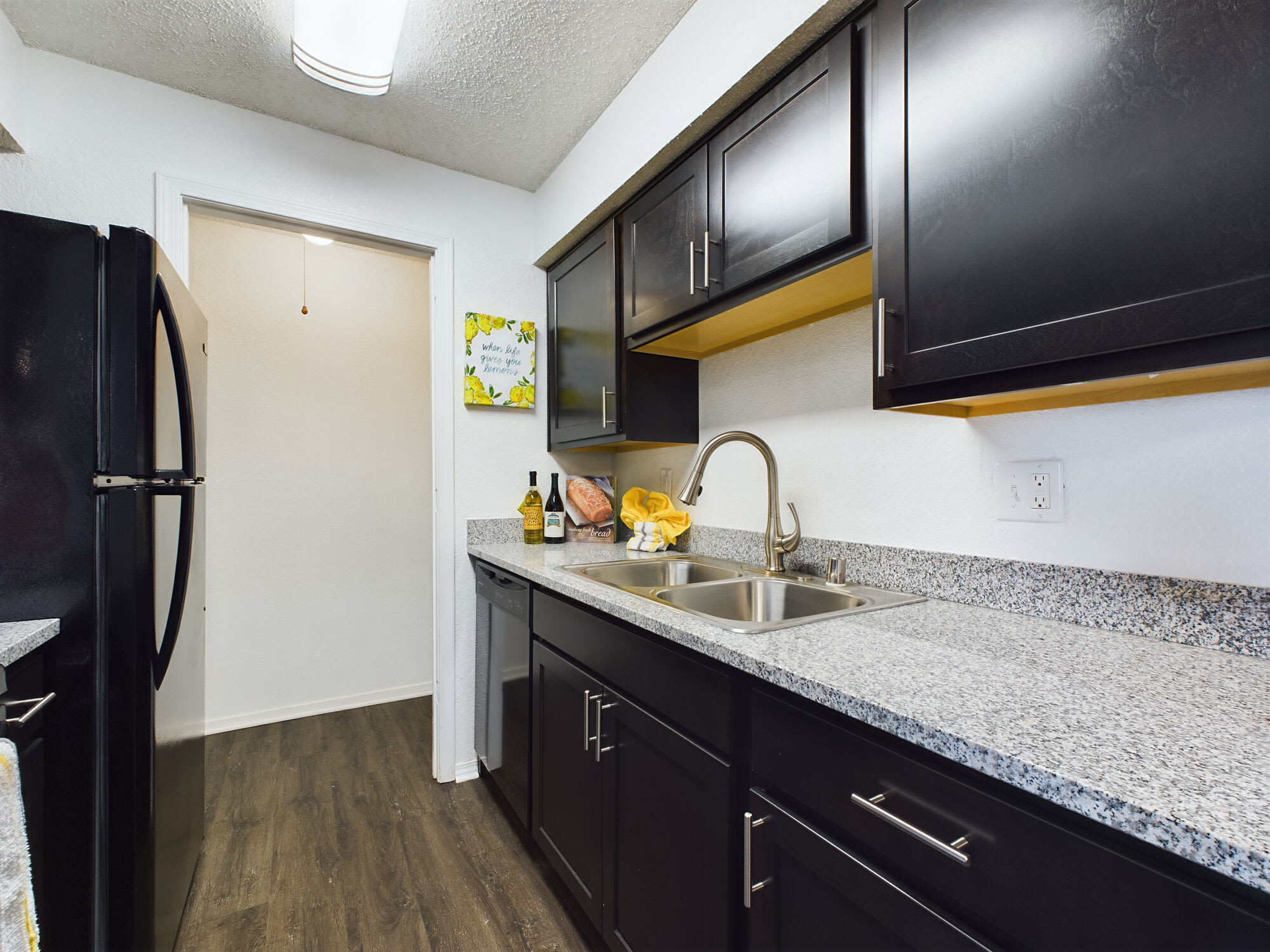 Raintree Apartments – photo 2