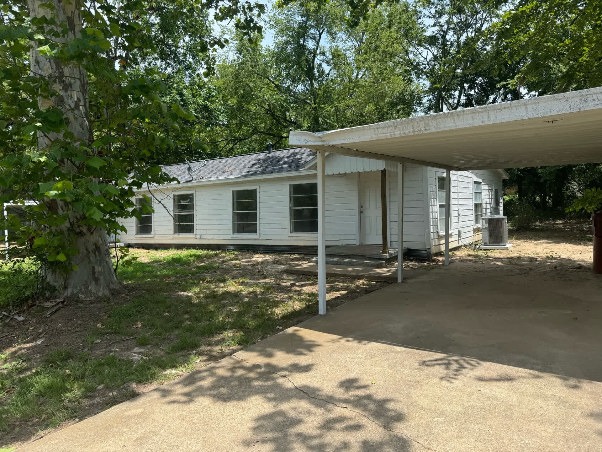 560 Athens Street – photo 3