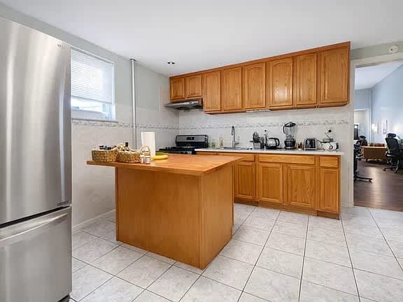592 Evergreen Ave – photo 2