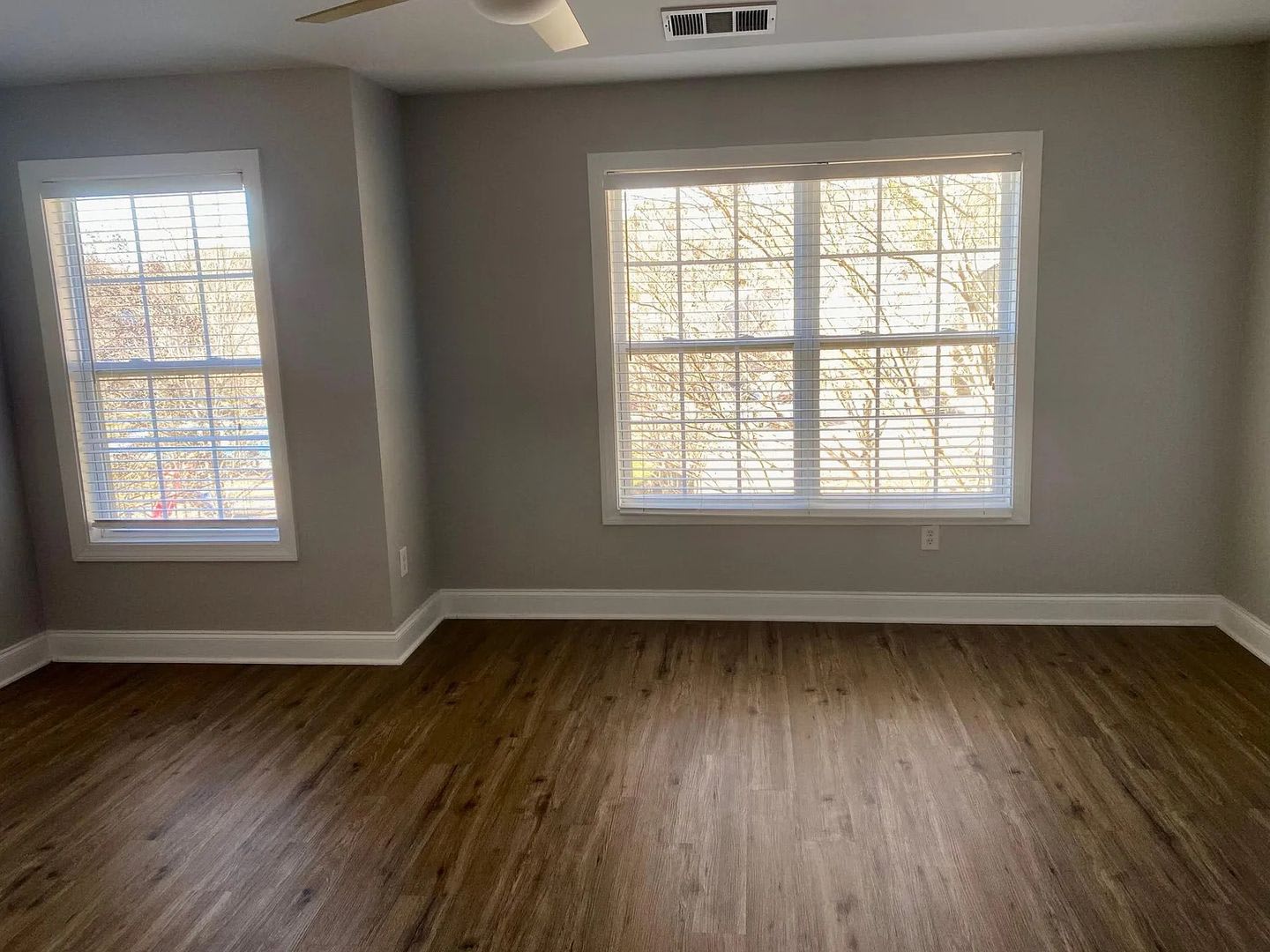 Room In 3 Bedroom Townhome At Bayrose Cir – photo 3