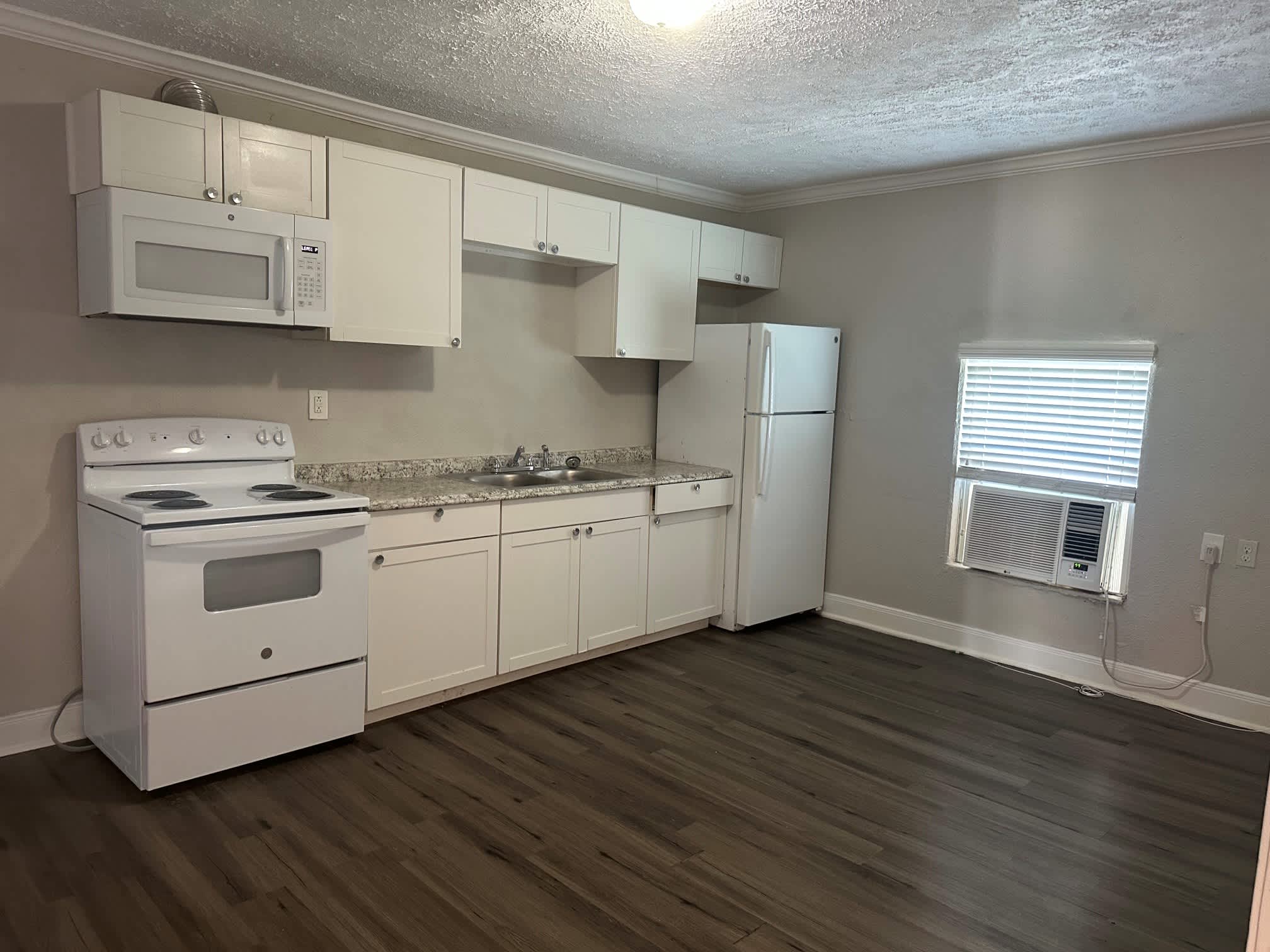 1709 West 4th Street – photo 5