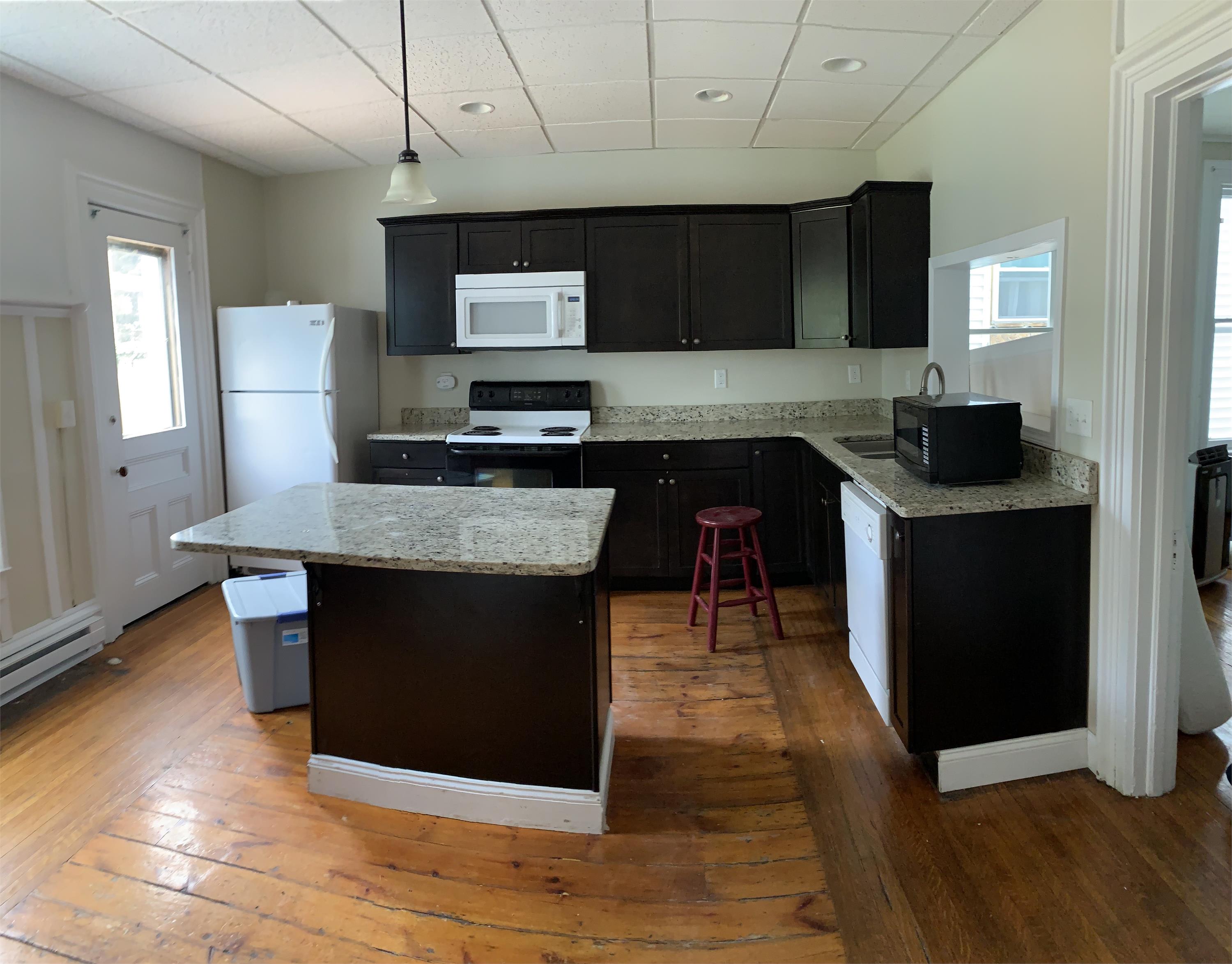 105 West Oneida Street – photo 1