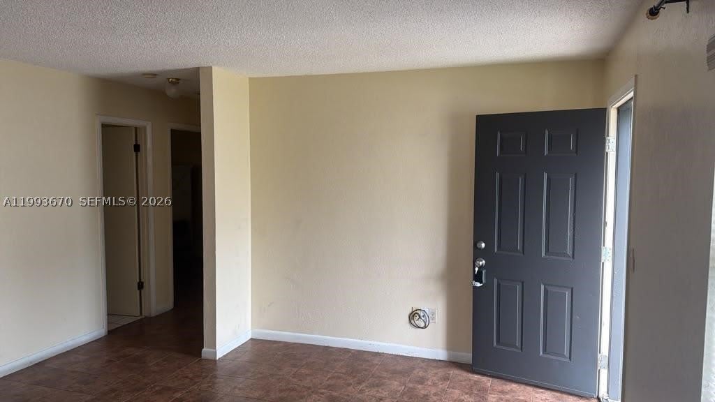 421 Las Palmas – photo 2
