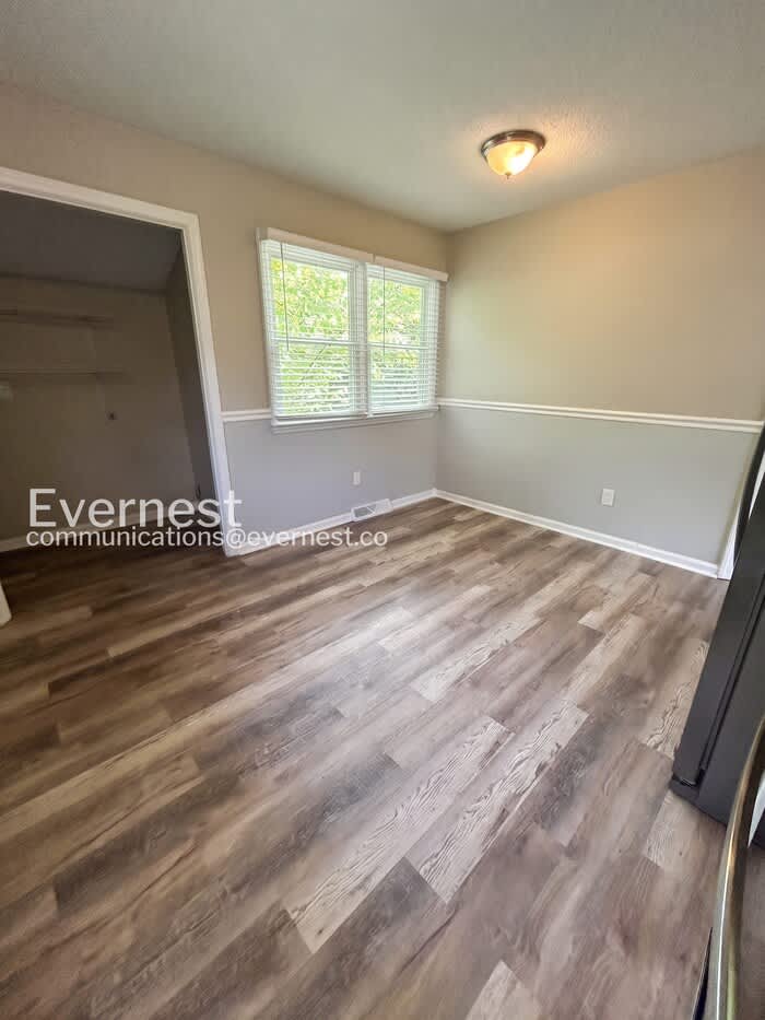 1676 Guilford Drive – photo 3