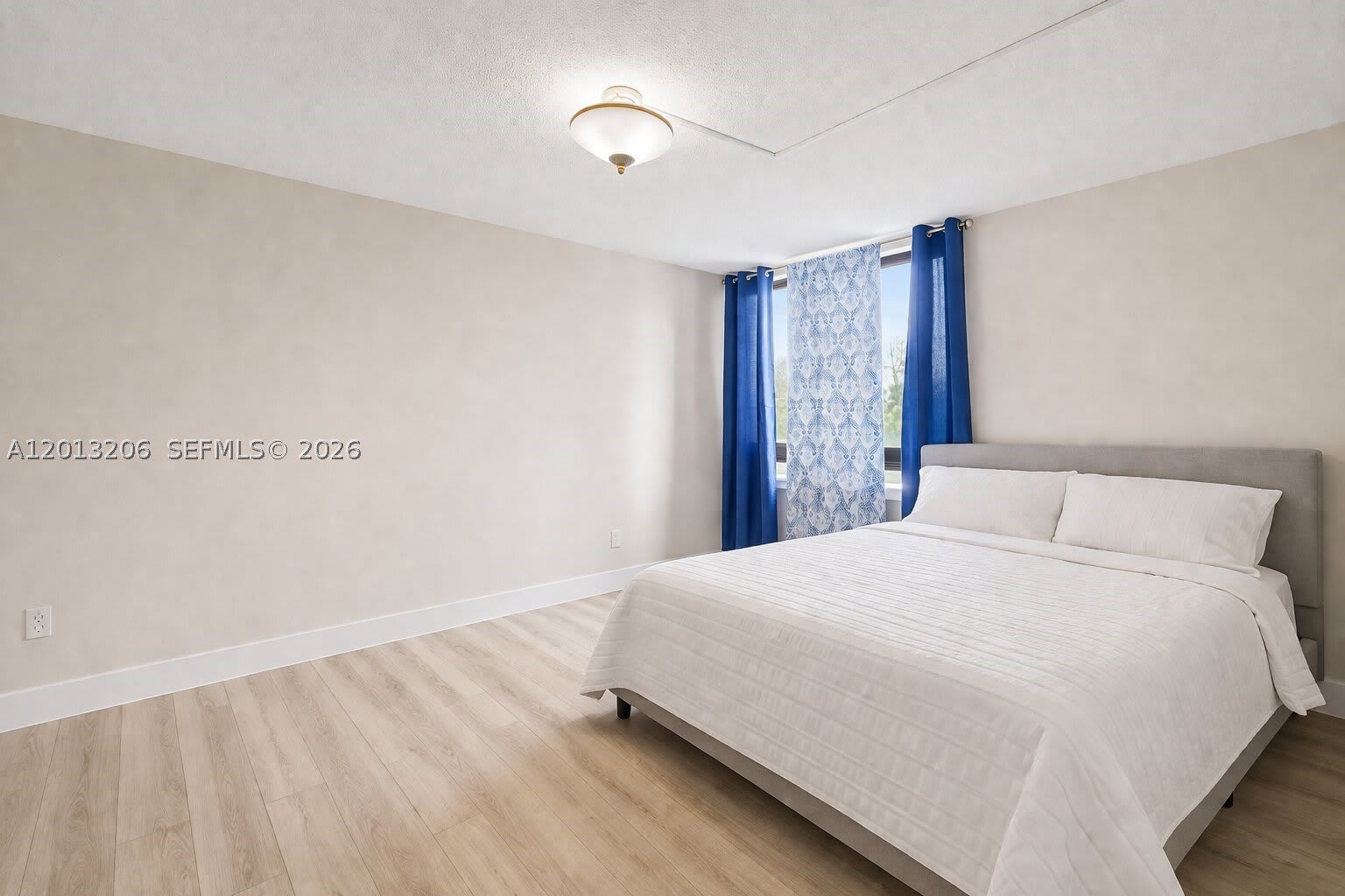 9800 W Bay Harbor Dr – photo 4
