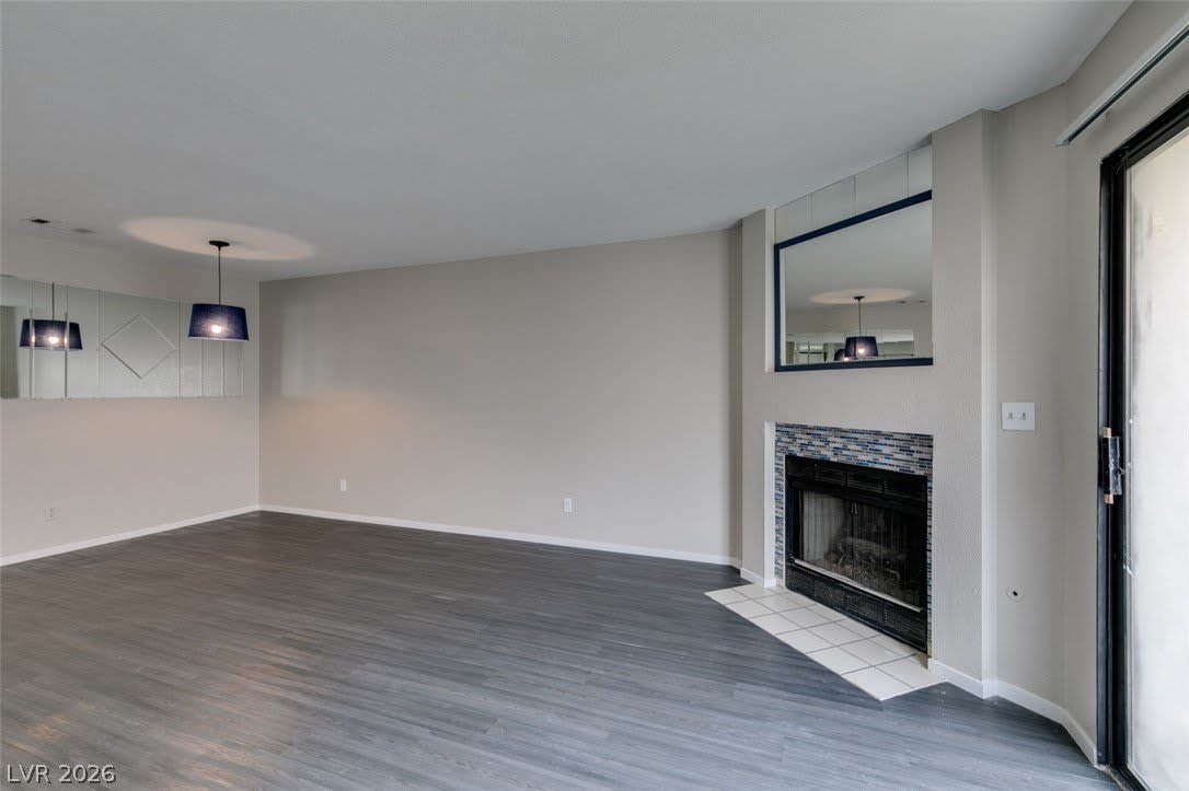 810 N Sloan Lane – photo 4